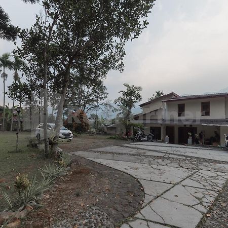 Bens Homestay Mitra Reddoorz Bogor Zewnętrze zdjęcie